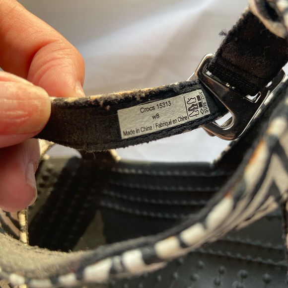 Crocs Black and White Geometric Women's Wedge Sandals size 8 - Picture 7 of 12